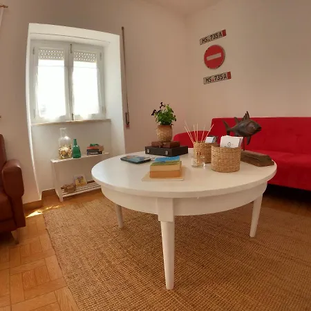 Carlo's Hostel *