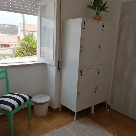Carlo's Hostel *