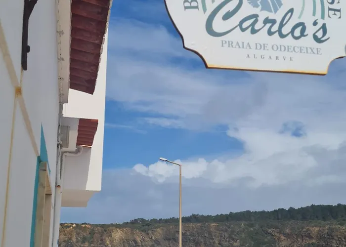 Hostel Carlo's *